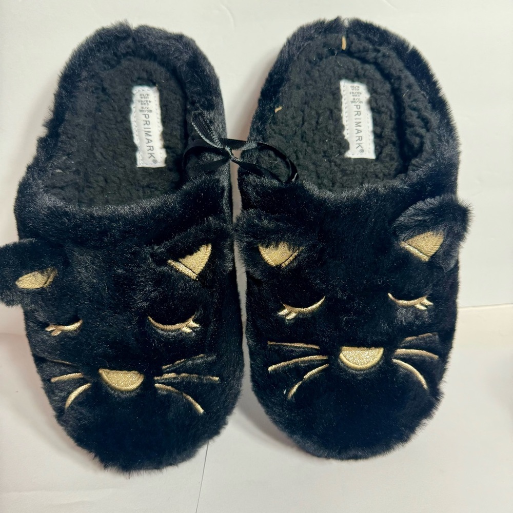 NWOT. Primark black cat slippers. Size US 9/10. Adorable black kitty cats
